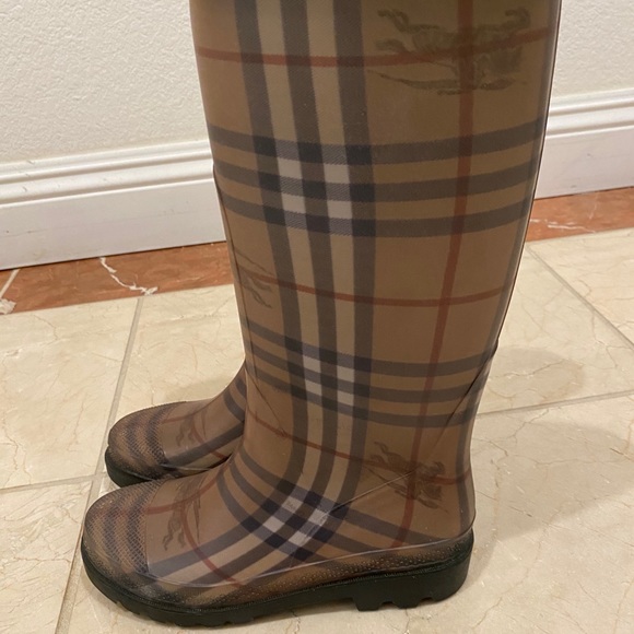 Burberry Rain Boots - Picture 4 of 12